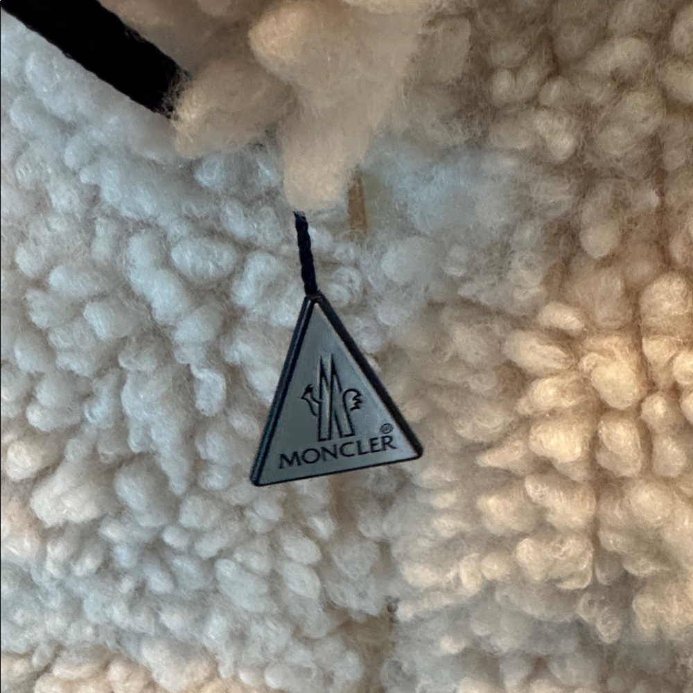 NWT Moncler V Wourl Teddy Women’s Vest Size 2-M - Picture 4 of 11